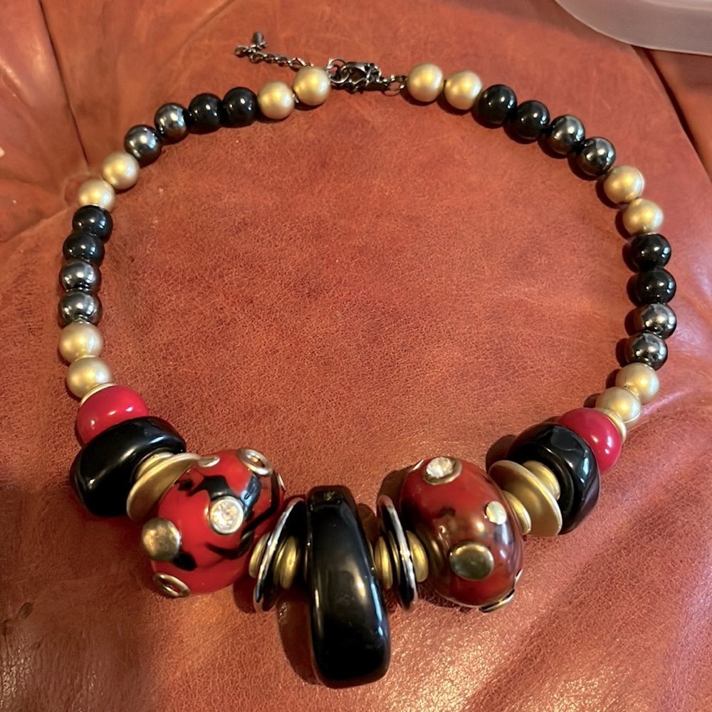 16”-18” red black gold silver boutique jewelry necklace